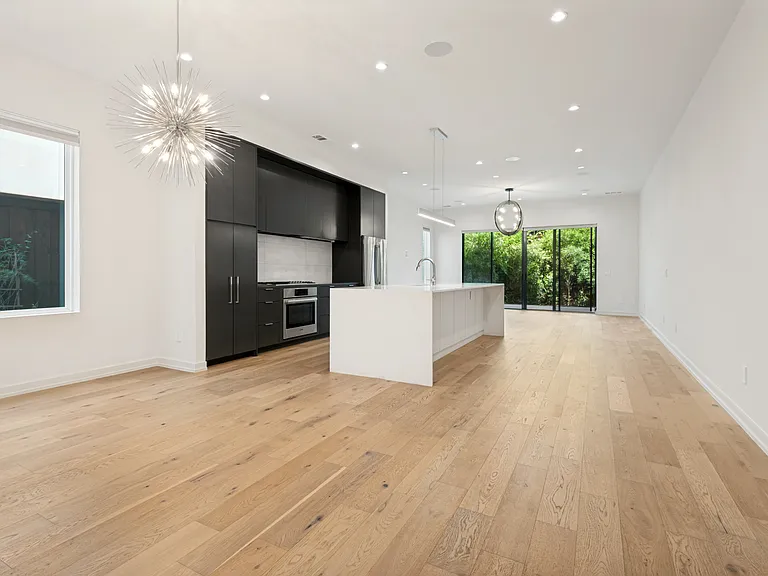 4719 Belmont Ave — Photo 5
