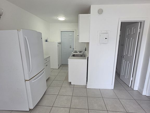 3rd image of 1305 NE 2nd Ave #4