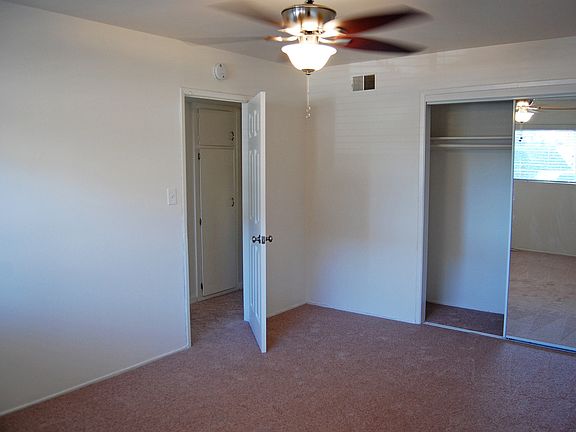 2nd image of 2960-2980 Clairemont Sq #20