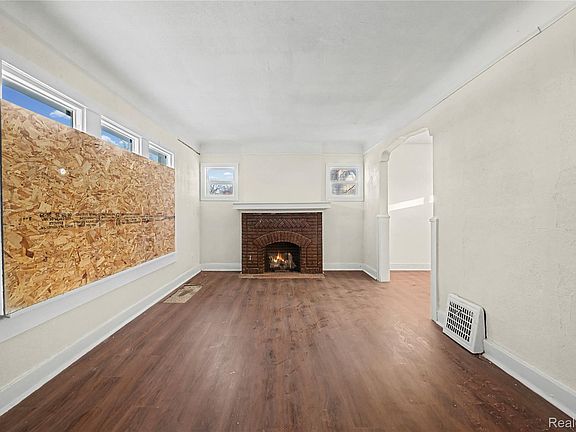 5th image of 19338 Teppert St