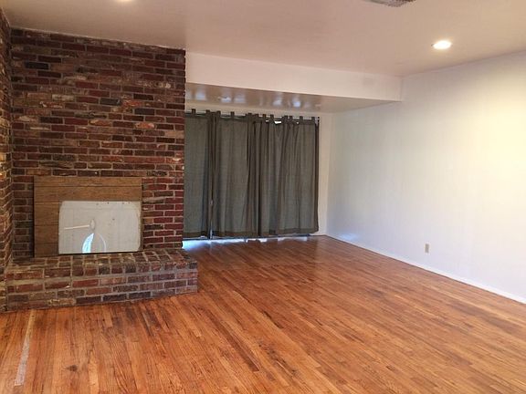 3rd image of 309 W Lincoln Ave