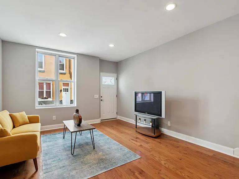 1722 N Newkirk St — Photo 12
