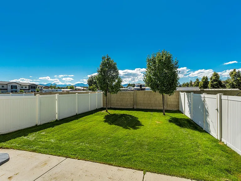 1643 W Wynview Ln — Photo 21