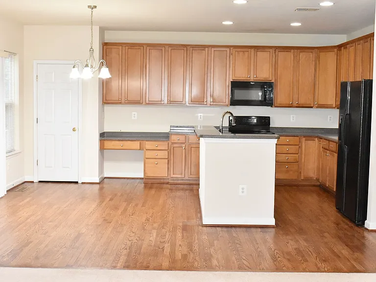 1310 Walker Dr — Photo 18
