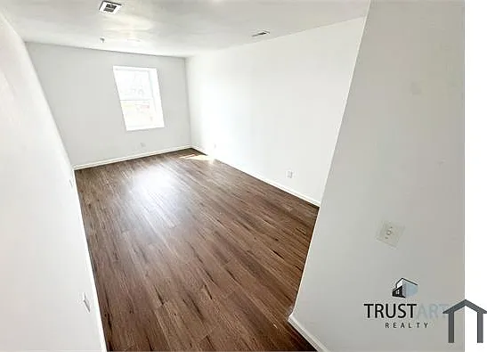 2317 N 15th St #4 — Photo 11