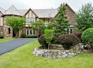 1870 N Braymore Dr, Inverness, IL