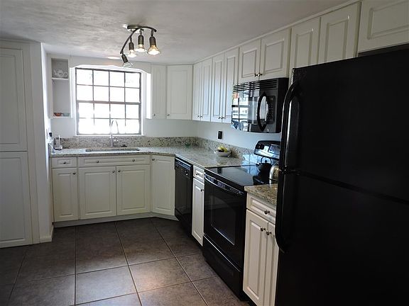 2nd image of 625 N Halifax Ave APT 1
