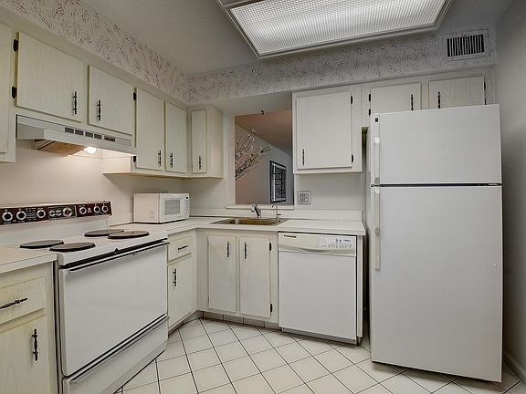 5th image of 6650 S. Oriole Boulevard #204