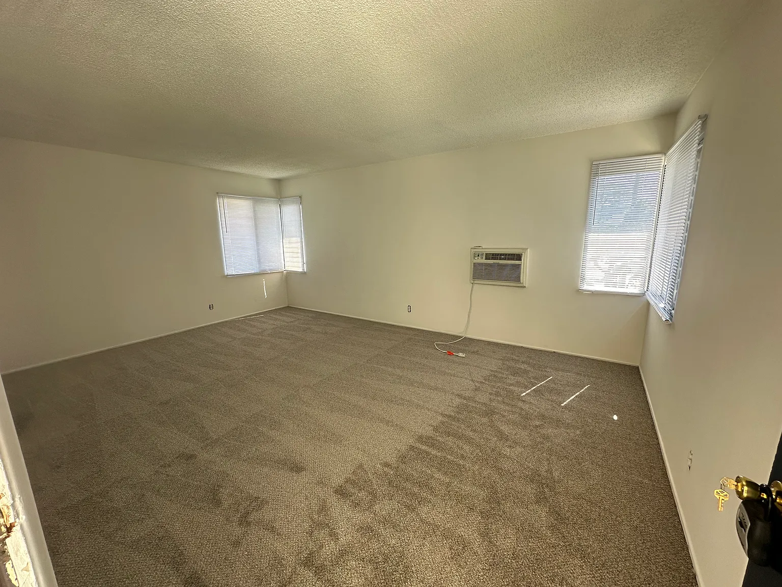 2 bed, 750 sqft, $2,575 — Photo 3