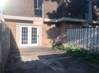 7470 Country Brook Dr, Indianapolis, IN 46260