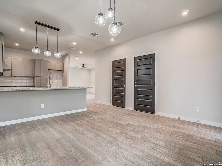 319 Piedmont Ave — Photo 8