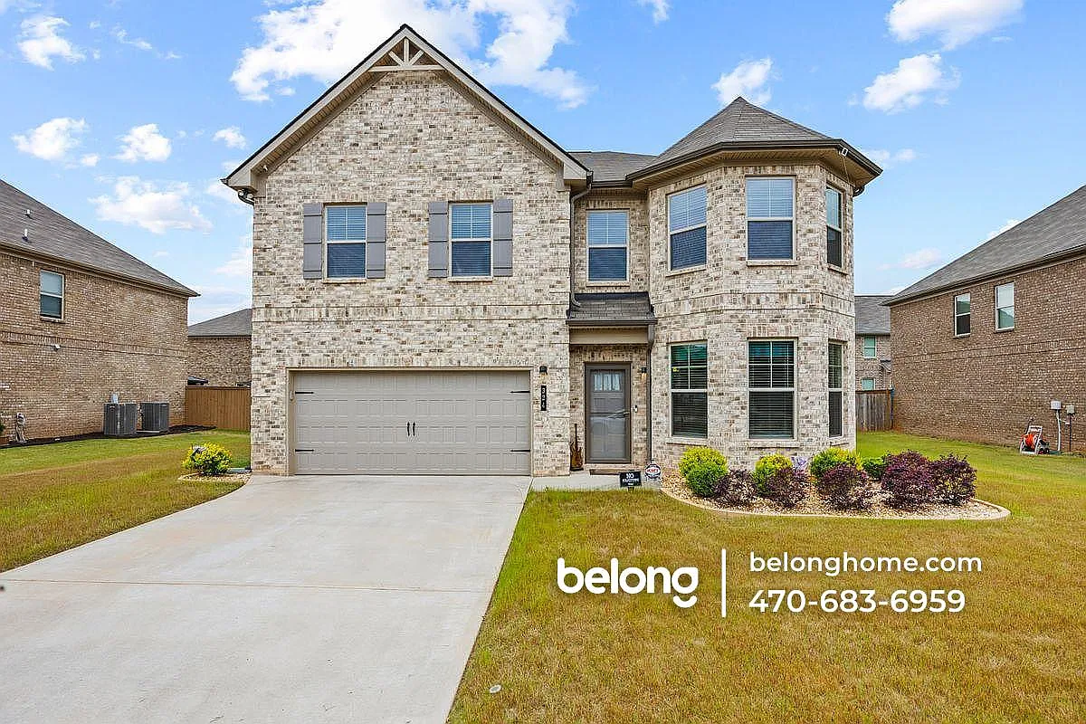 5 bed, 3.0 bath, 3589 sqft, $2,795 — Photo 1