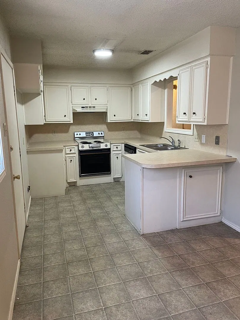 9701 Avenue X, Unit A — Photo 4