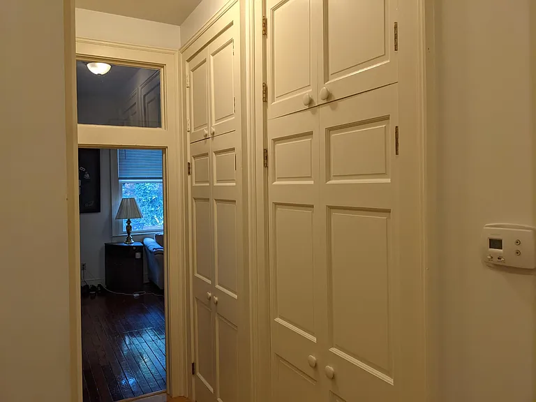 420 Warren Cres #1 — Photo 14