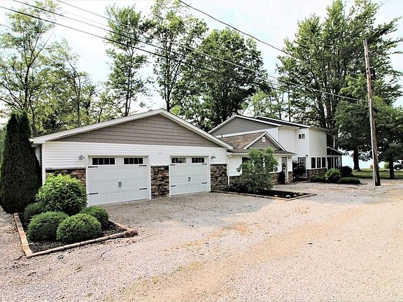 2nd image of 6209 Oakwood Beach Dr