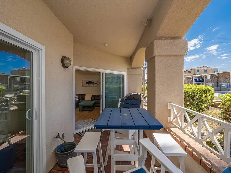 900 Pacific Coast Hwy #111 — Photo 31
