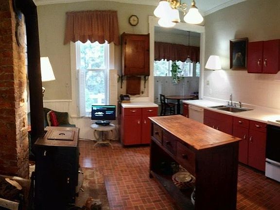 2nd image of 109 E Lawn St