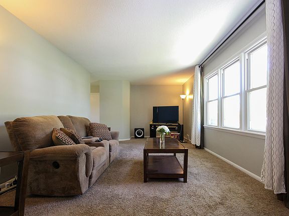 2nd image of 8507 Wentworth Ave S