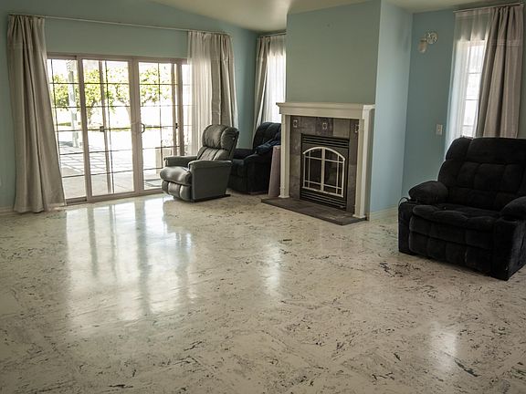 4th image of 22750 White Avenue