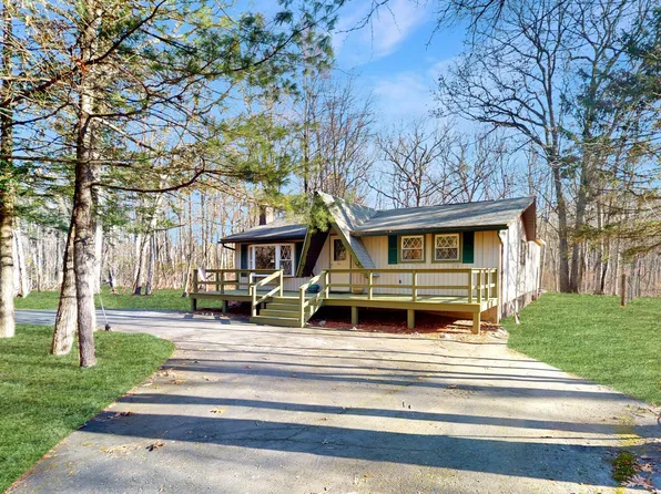 113 Colette Ln, Dingmans Ferry, PA 18328