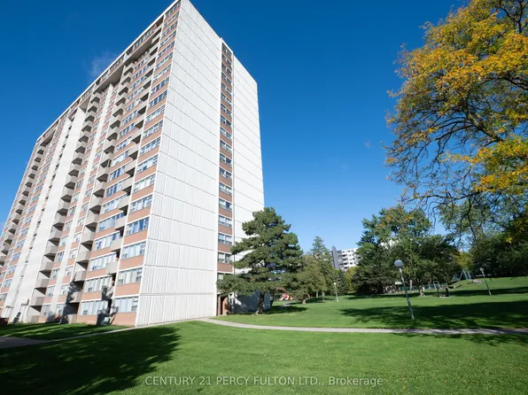 25 Silver Springs Blvd #301, Toronto, ON M1V 1M9