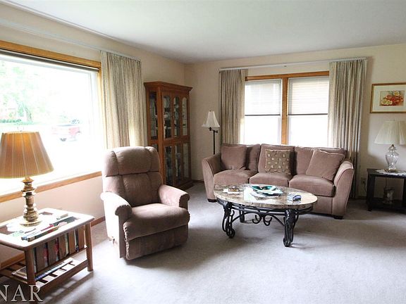4th image of 22 Woodruff Dr