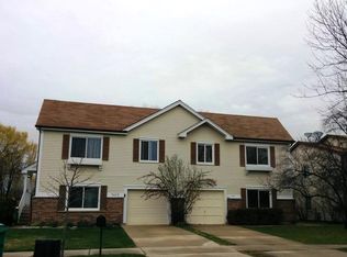 1417 Chippewa Trl, Wheeling, IL 60090
