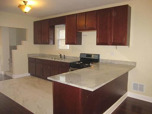 4th image of 4625 S Karlov Ave