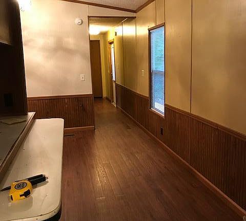 dining area/kitchen