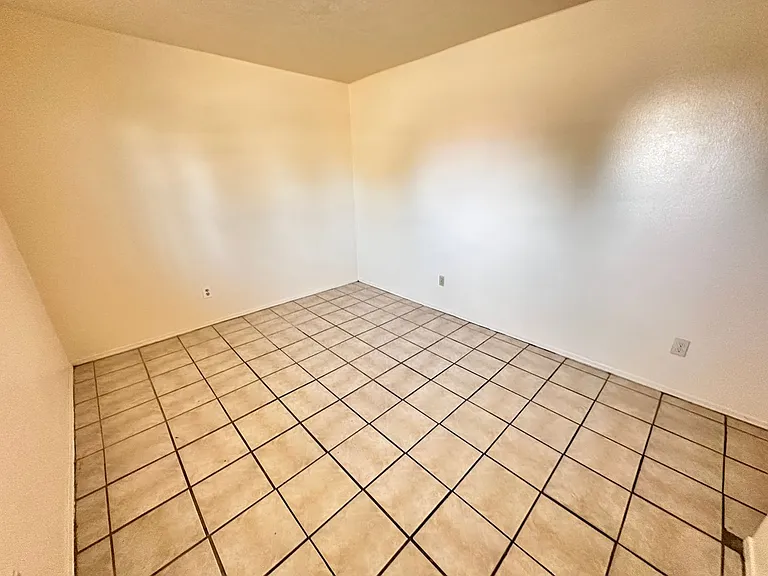 Flora Vista — Photo 32