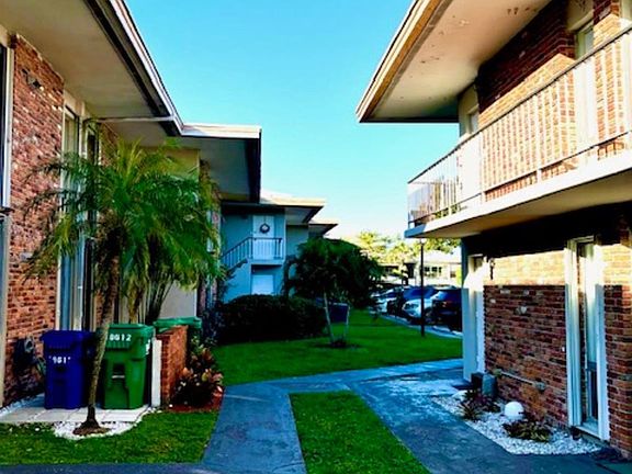 2nd image of 18606 Bobolink Drive #18606