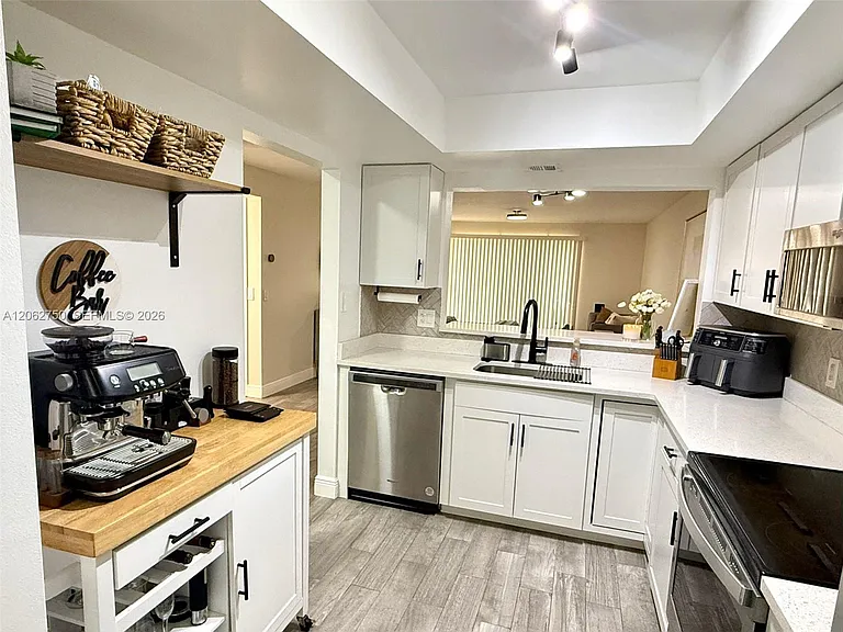 300 Promenade Dr #105 — Photo 6