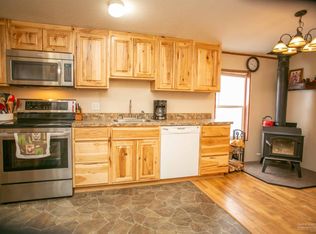 527 NW Glass Dr, Madras, OR 97741