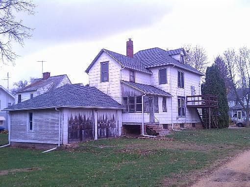 2nd image of 10 Emily St