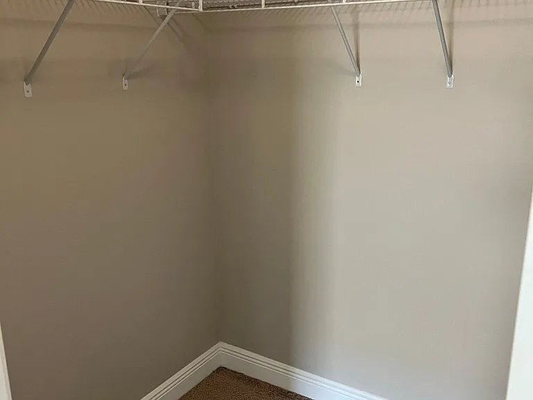 414 Ellington Ave — Photo 5
