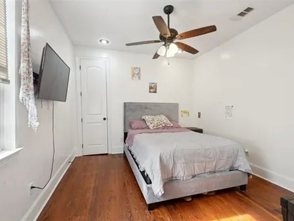 4th image of 2703 Amelia St