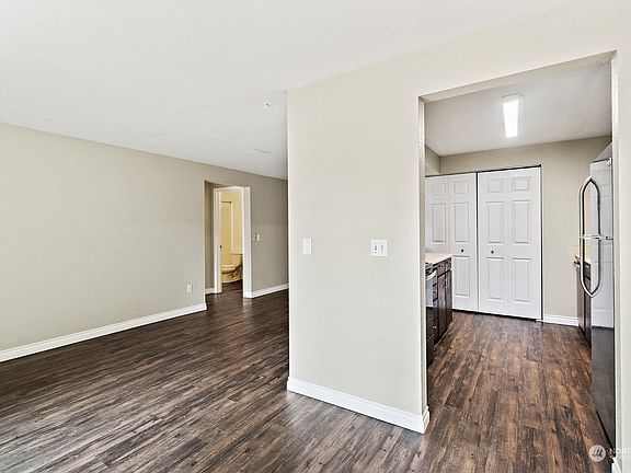 3rd image of 9494 Redmond-Woodinville Road NE #B105