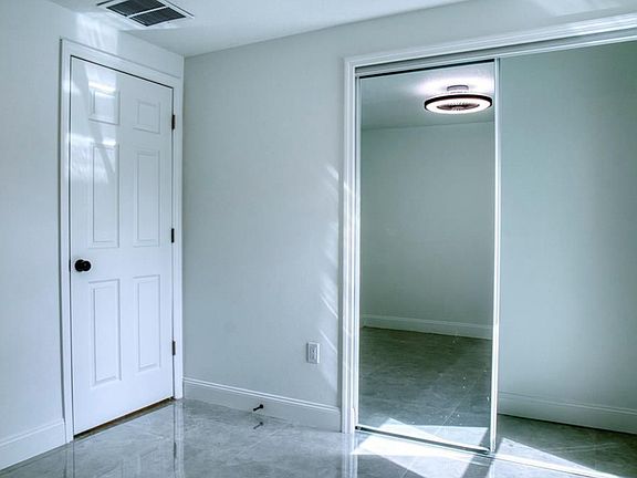 4th image of 160 Bob Thomas Cir