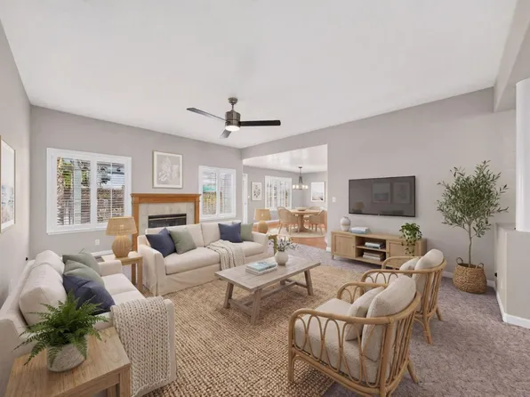 1480 Mesquite Dr, Hollister, CA 95023