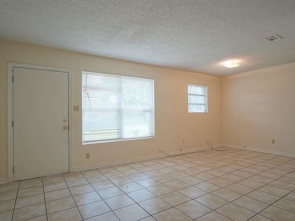 3rd image of 905 Lake Terrace Ave