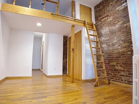 Sold by Level Group | media 9