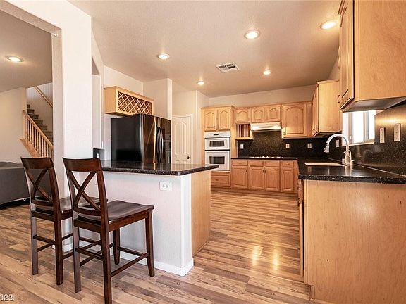 5th image of 10076 Glen Aire Ave
