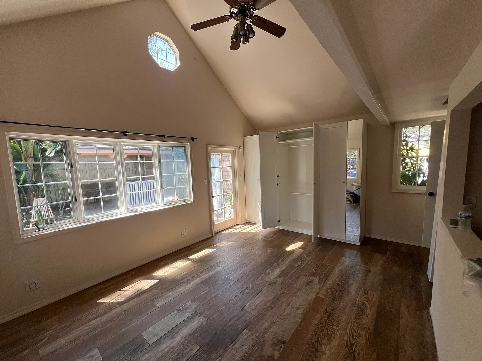 1 bed, 600 sqft, $1,995 — Photo 2