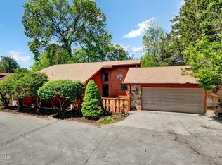 120 Grandcove Ln, Oak Ridge, TN 37830