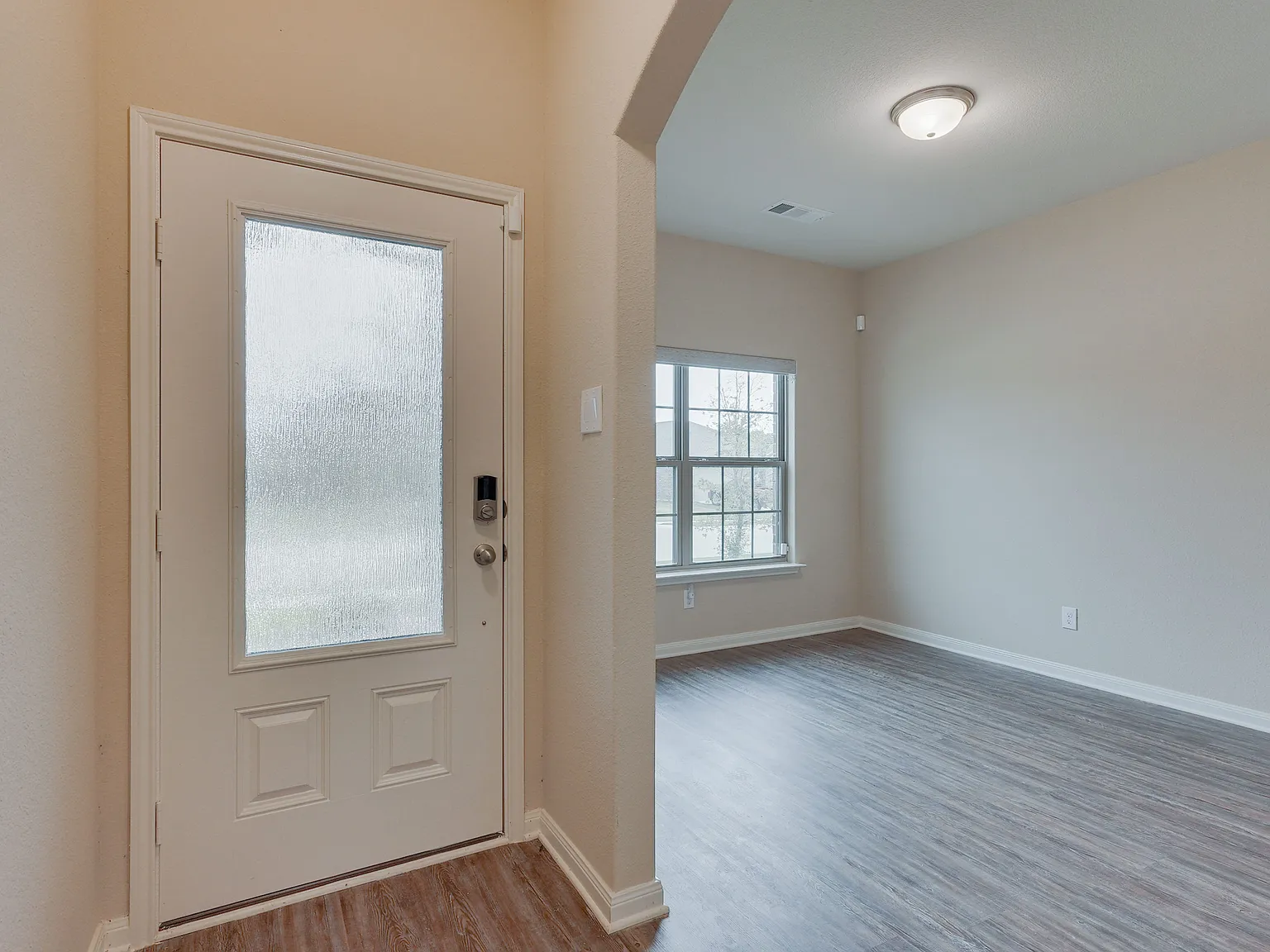 3 bed, 2.0 bath, 1619 sqft, $1,950 — Photo 1