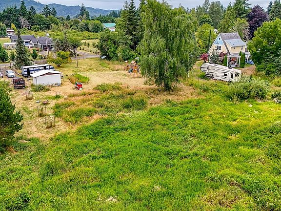 3rd image of 23 Garden Tracts Road