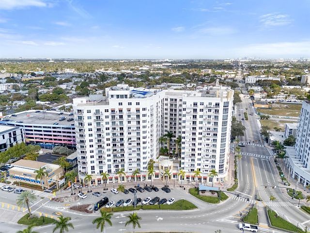 1st image of 405-1830 Radius Dr #405