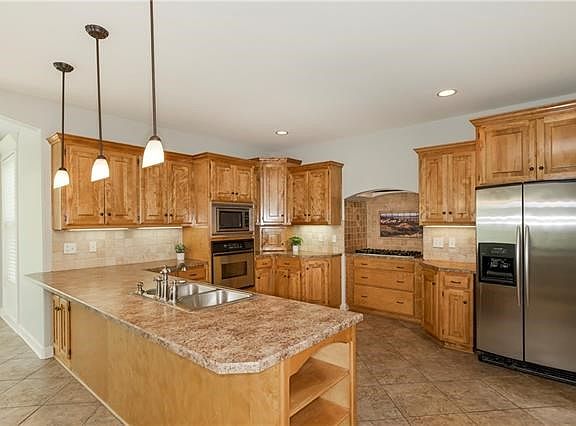 4th image of 5404 NW 92nd Ter