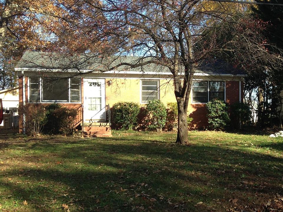 Beautiful 3 bed/1 bath