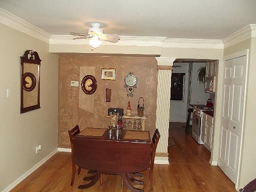 2nd image of 1997 Tall Oaks Dr APT 1A